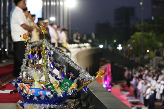 
					Pemerintah Kota Makassar Hadirkan Barasanji Multibahasa di Peringatan Maulid Nabi Muhammad SAW 1446 H