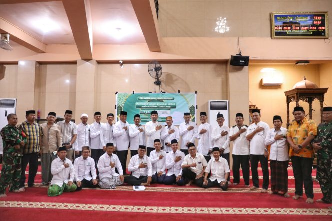 
					Pjs Wali Kota Makassar Andi Arwin Azis Kukuhkan Pengurus Baru Masjid Al Abrar Periode 2024-2029