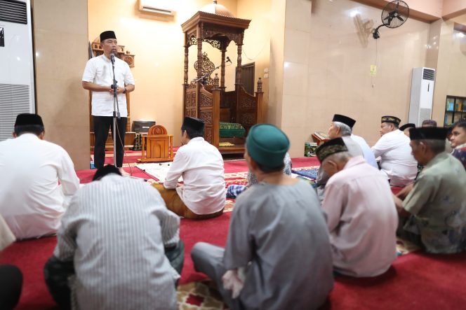 
					Safari Subuh, Pjs Wali Kota Makassar Ajak Jamaah Berpilkada dengan Bijak