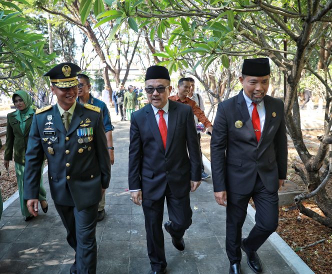 
					Rangkaian HUT ke-79 TNI, Pjs Wali Kota Makassar Hadiri Ziarah Nasional