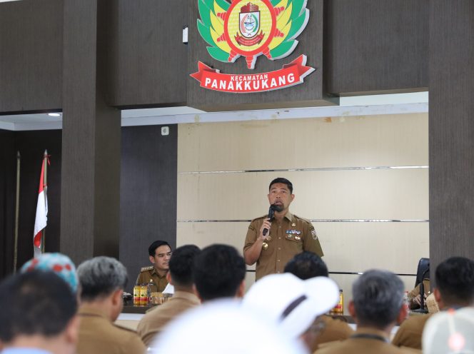 
					Pjs Wali Kota Makassar Kunjungi Kecamatan Panakukang, Ingatkan Warga Jaga Persaudaraan di Masa Kampanye