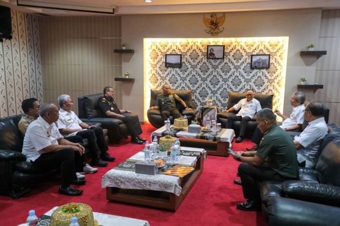 
					Berbagi Strategi, Kanwil DJP Sulselbartra dan Kodam XIV Hasanuddin Kawal Penerimaan Negara