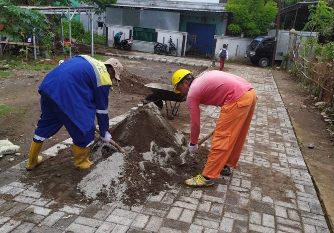 Dinas PU Kota Makassar Laksanakan Beberapa Giat Diantaranya Perbaikan Jalan Paving Blok, Tindak Lanjut Dari Aduan di Aplikasi Lontara+